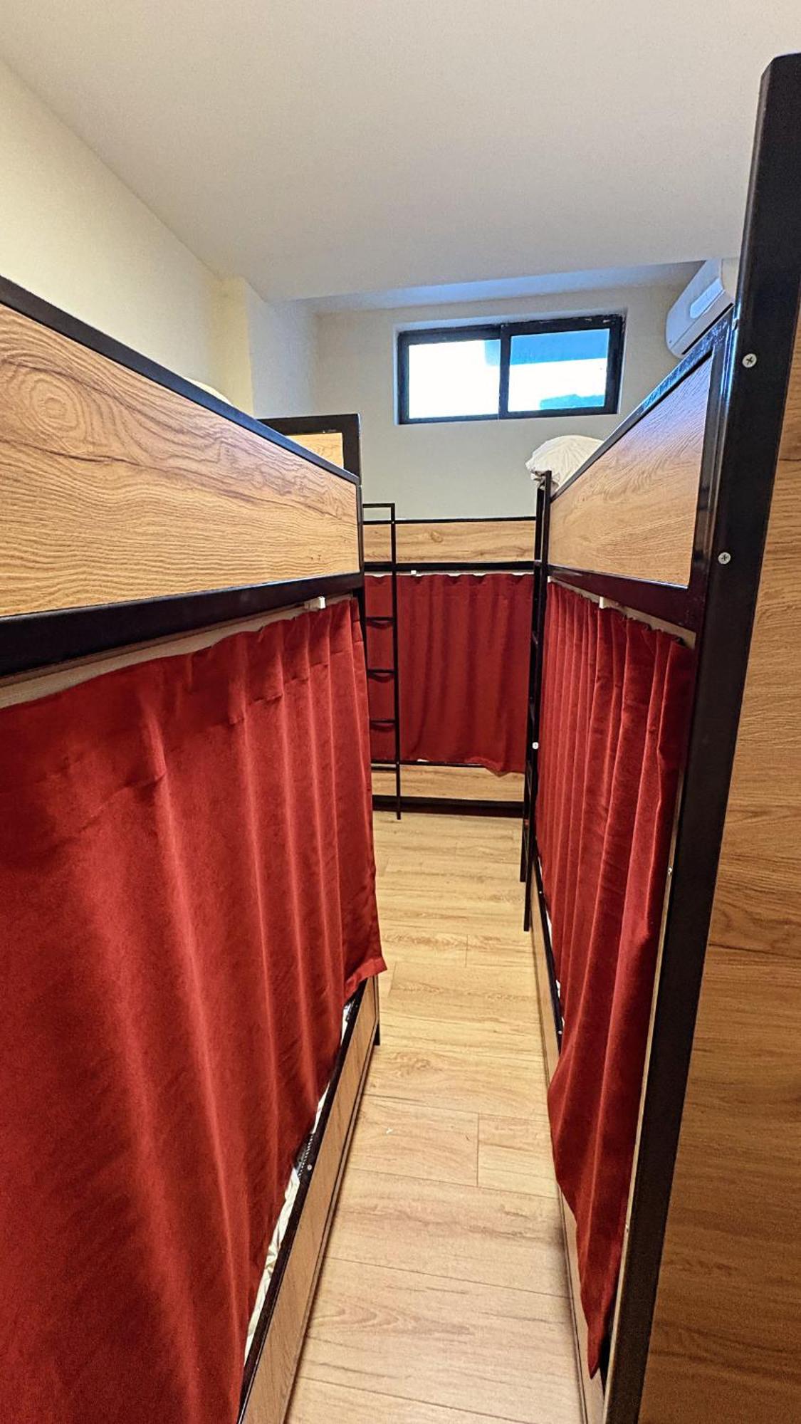 Hostel Chilli Тирана Экстерьер фото